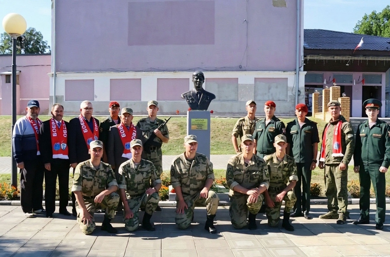 Военнослужащие военного института стали участниками памятного митинга