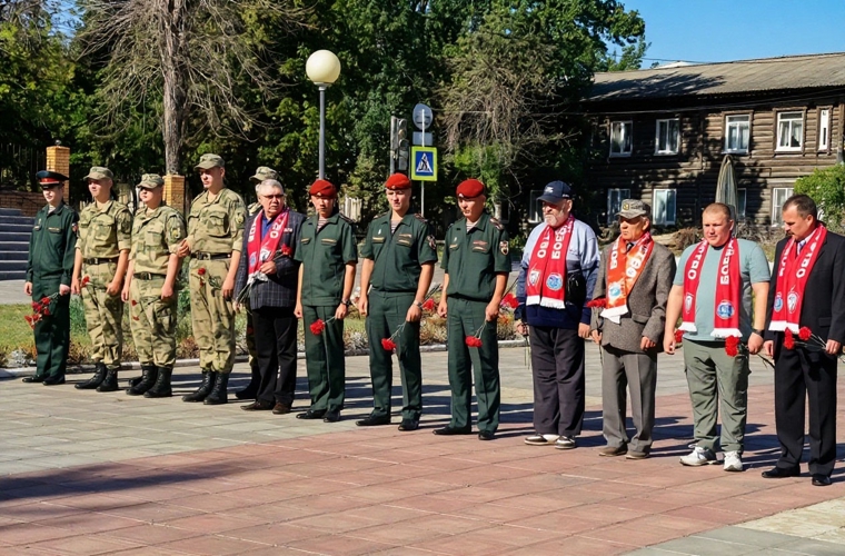 Военнослужащие военного института стали участниками памятного митинга