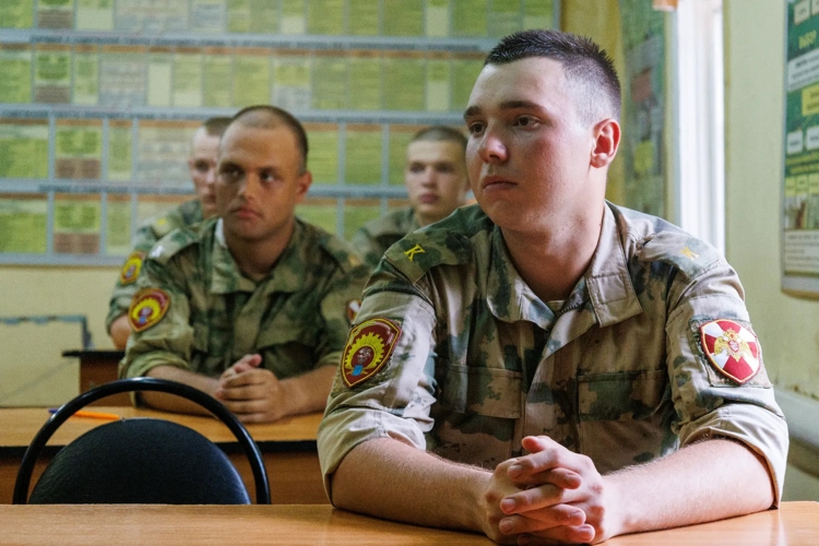 Первокурсники проходят адаптацию к условиям военной службы