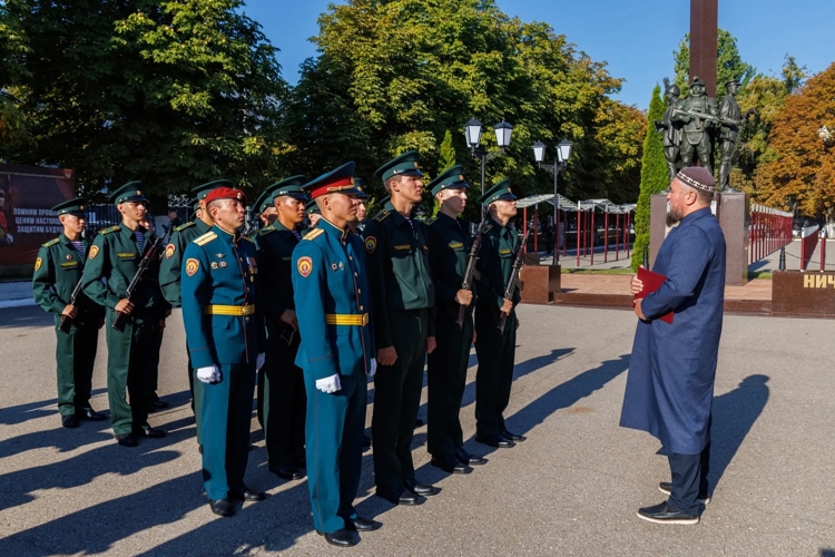 Генерал-полковник Олег Плохой принял участие в церемонии приведения первокурсников Саратовского военного ордена Жукова Краснознаменного института войск национальной гвардии Российской Федерации к военной присяге и присвоения институту почетного наименования «имени Ф. Э. Дзержинского»