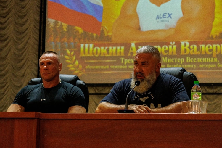 Личный состав военного института стал участником встречи с чемпионом