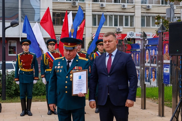 Военнослужащий военного института занесен на Галерею почета Кировского района города Саратова