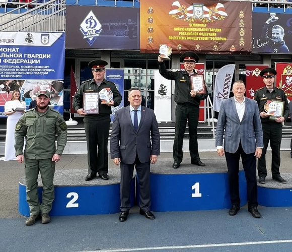 Личный состав военного института принял участие в Чемпионате Росгвардии по летнему офицерскому троеборью