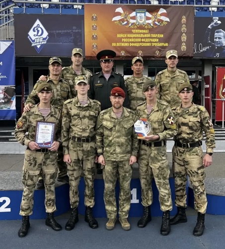 Личный состав военного института принял участие в Чемпионате Росгвардии по летнему офицерскому троеборью