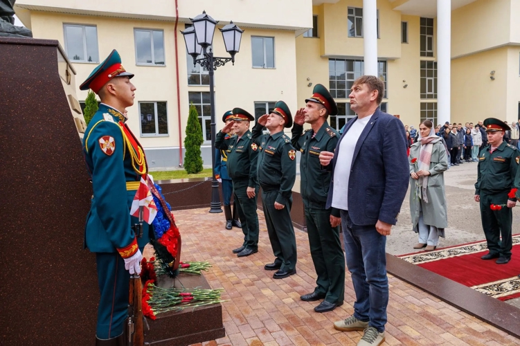 Военный институт принял участие в организации и проведении чемпионата Росгвардии по плаванию      