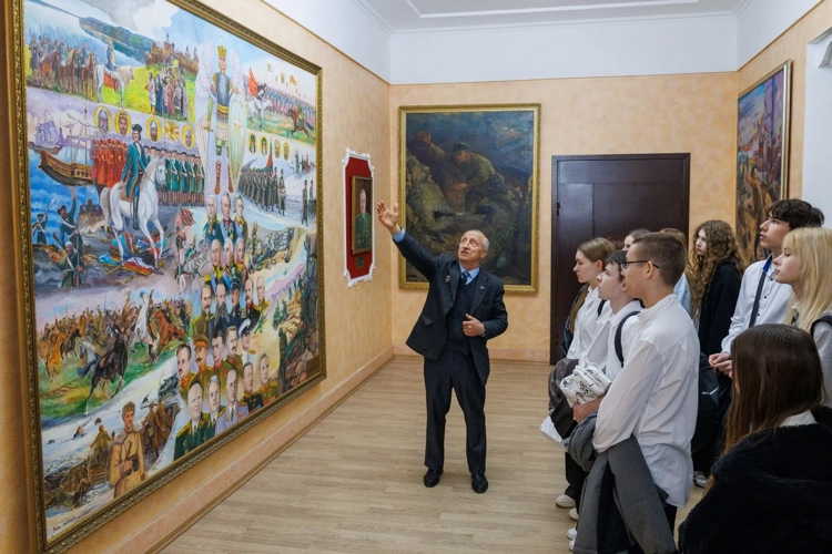 Учащимся Саратовского лицея проведена экскурсия по музейному комплексу военного института