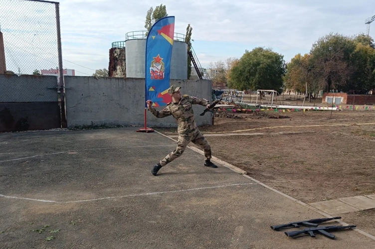  Сборная команда военного института стала победителем Чемпионата по метанию гранаты      