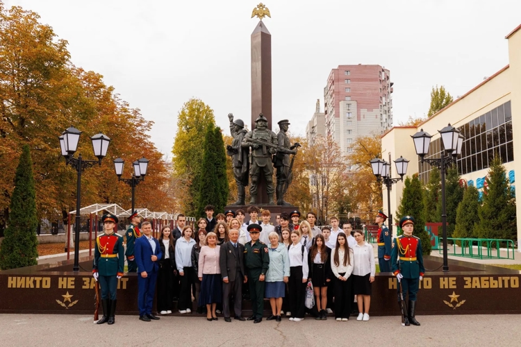 Учащимся Саратовского лицея проведена экскурсия по музейному комплексу военного института