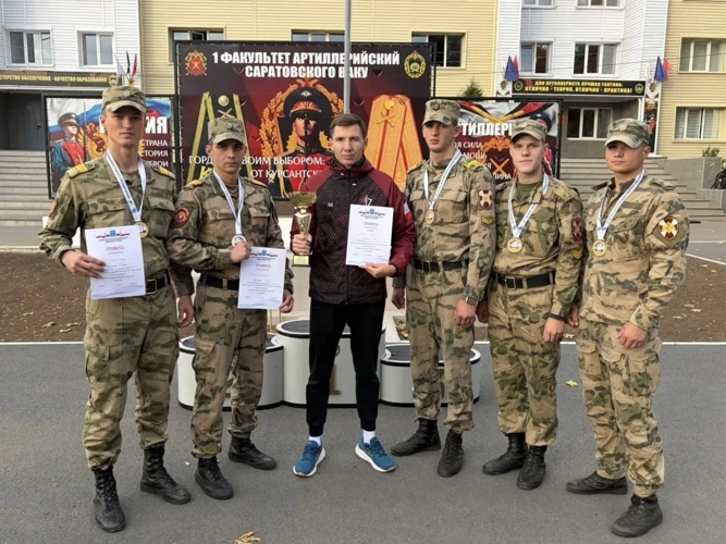Сборная команда военного института стала победителем Чемпионата по метанию гранаты