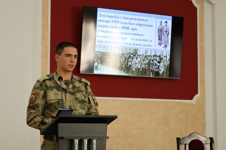В военном институте проведен круглый стол