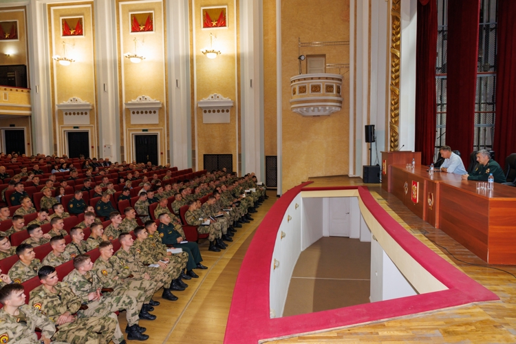 В военном институте состоялась лекция о профилактике вербовки в радикальные организации  